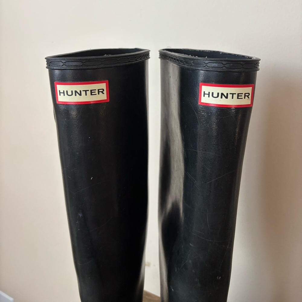 Hunter Classic Black Tall Boots - Picture 4 of 9